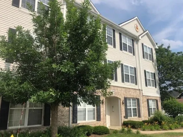 150 S Waters Edge Dr APT C, Glendale Heights, IL 60139