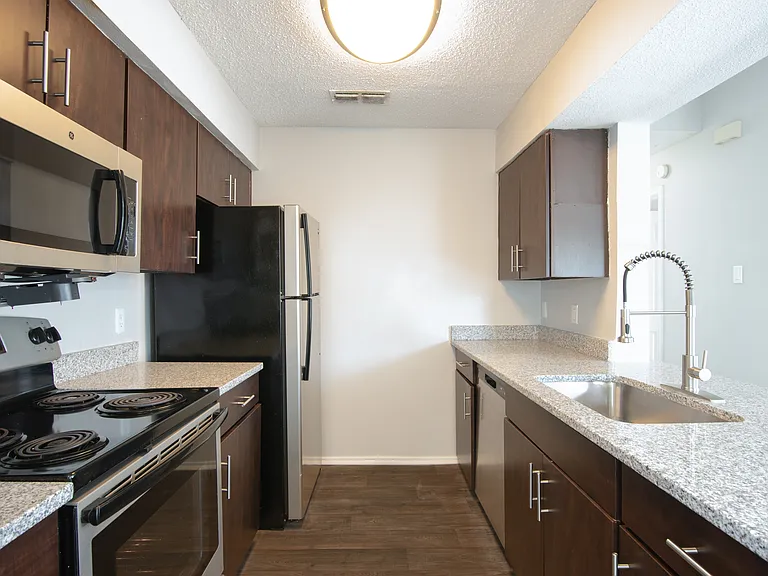 Summer House Apartment Homes — Photo 8