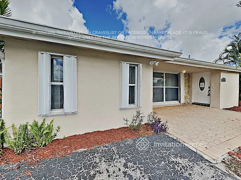 1195 NW 92nd Ave — Photo 3