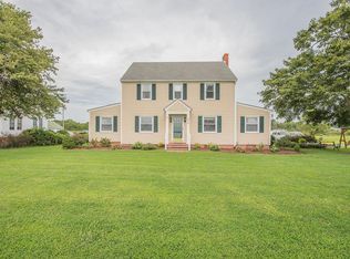 419 Riverside Dr, Lancaster, VA 22503