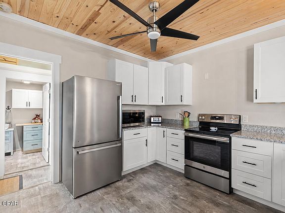 5th image of 608 Seabreeze Dr