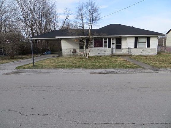 5th image of 311 Strathmore Dr