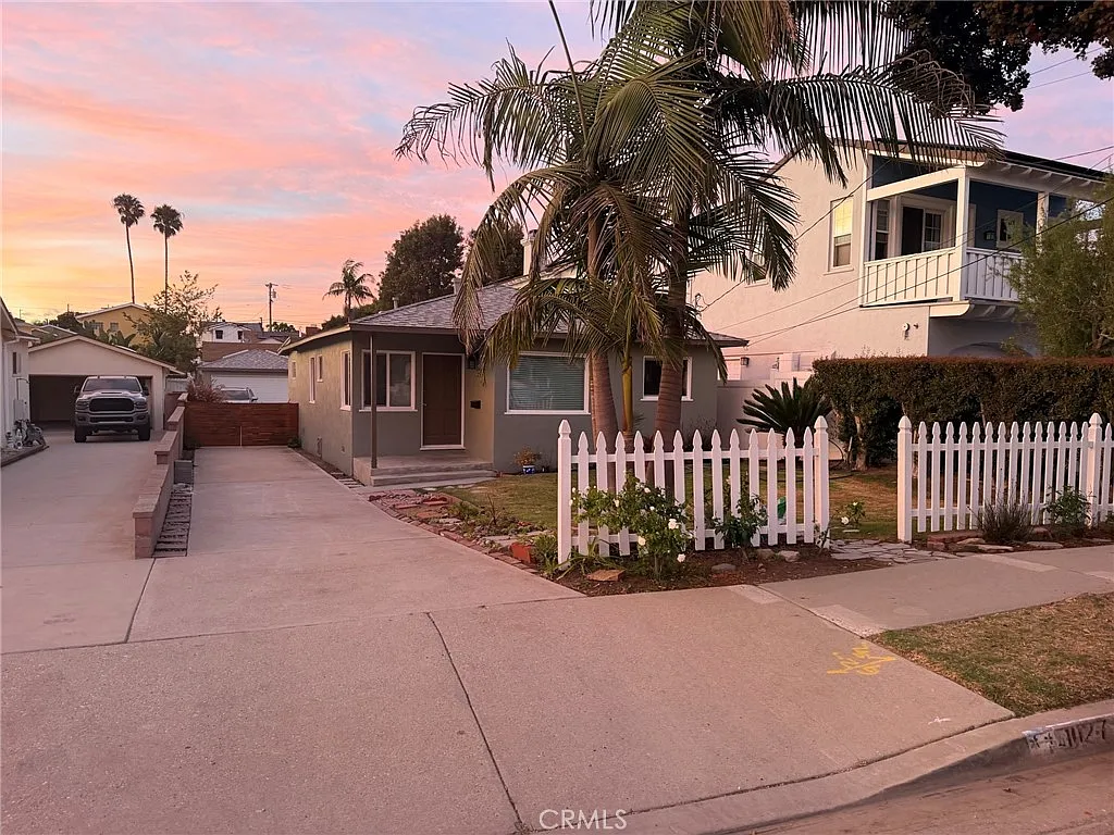 3 bed, 1198 sqft, $5,995 — Photo 2