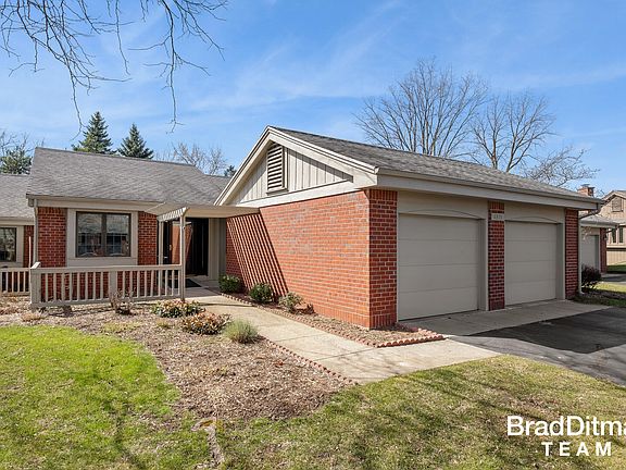 2nd image of 1315 Suncrest Dr NE