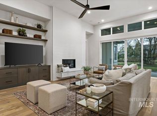 4657 E Copper Point Dr, Meridian, ID 83642