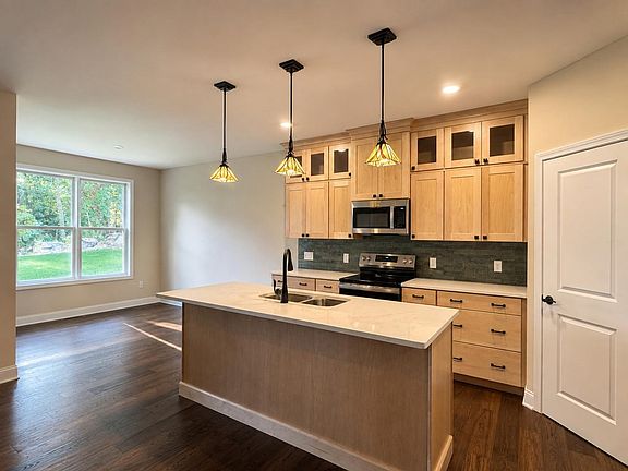 3rd image of 46 Daniel Drive