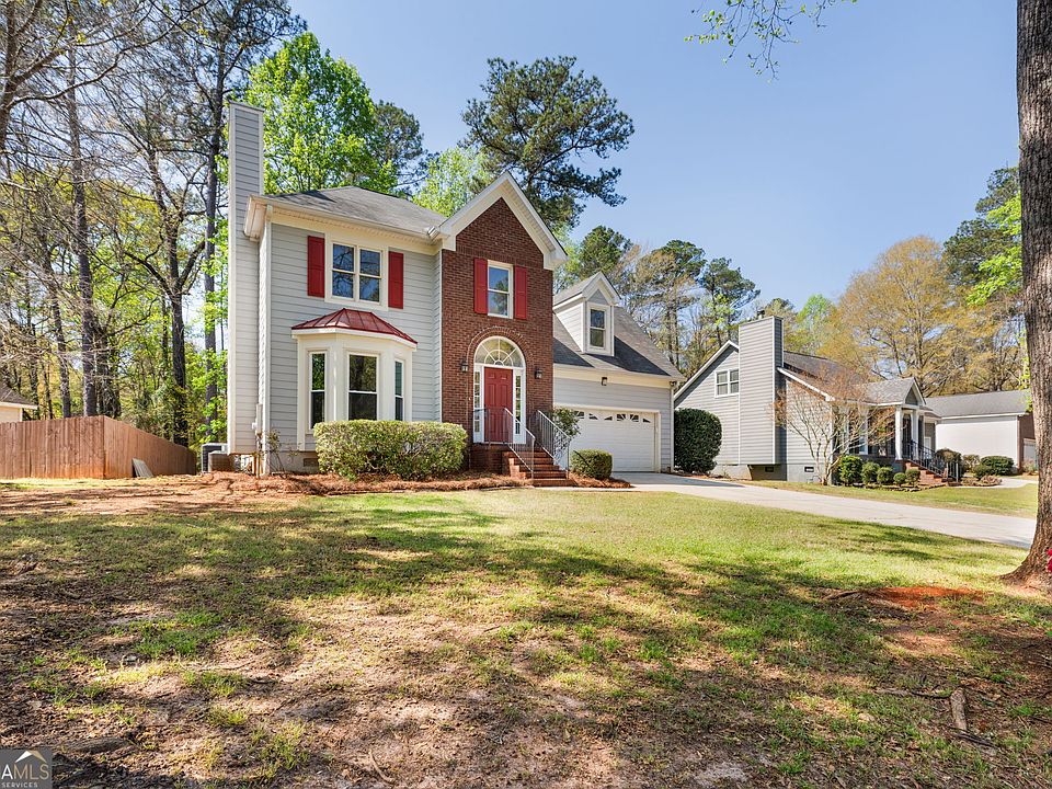 1st image of 220 Chadwick Cir
