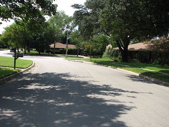 4th image of 6513 Chilton Dr