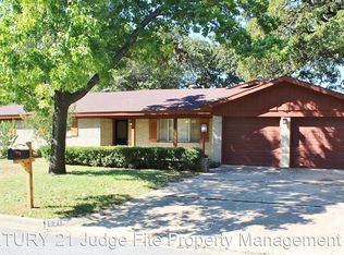 521 Caduceus Ln, Hurst, TX 76053