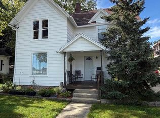 165 S Pine St, Burlington, WI 53105