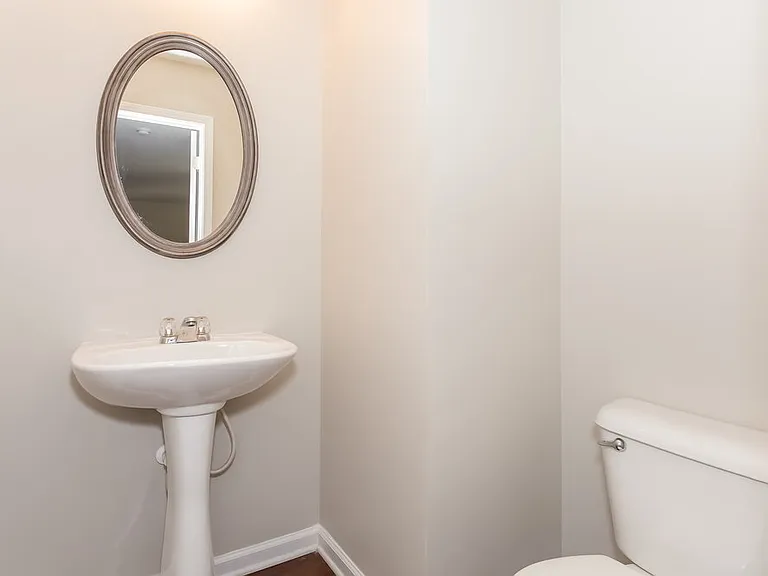 2720 Mayfair Dr — Photo 16