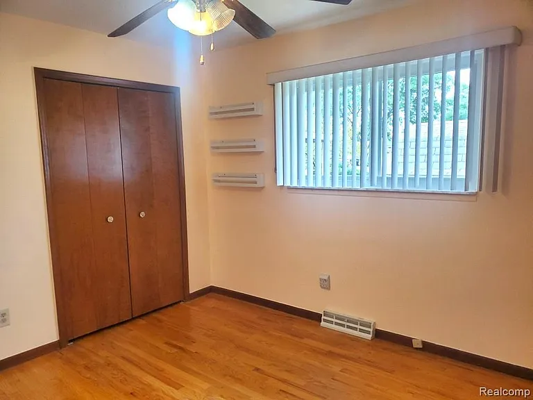 37515 Agar Dr — Photo 16
