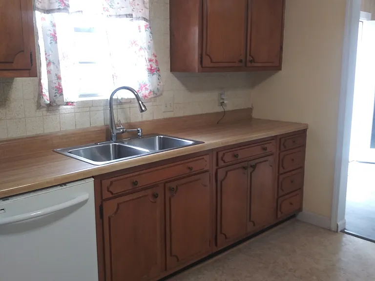 1026 Tanglewood Dr — Photo 5