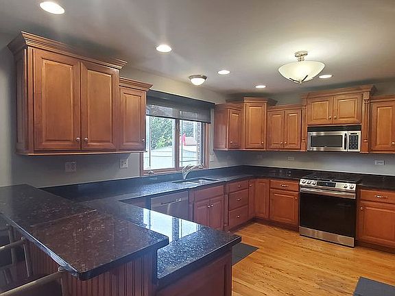 3rd image of 10332 Georgia Ln