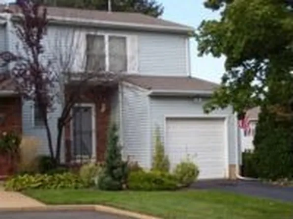 37 Dogwood Ct, Jamesburg, NJ 08831