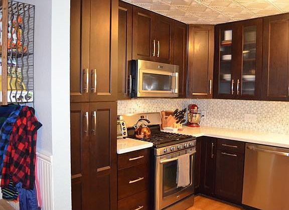3rd image of 7704 Wykeham Dr