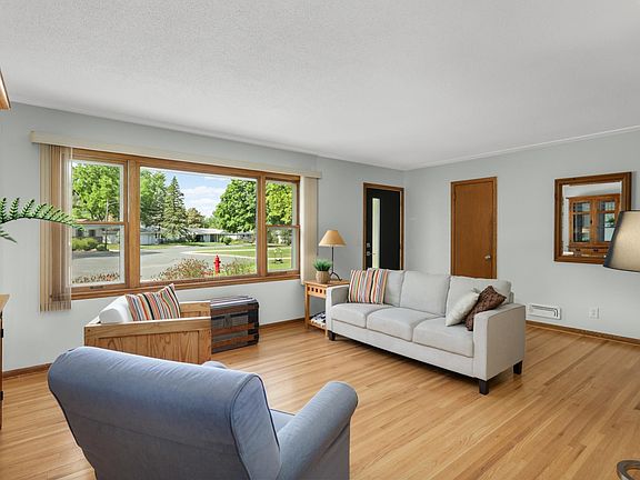 4th image of 10816 Toledo Cir