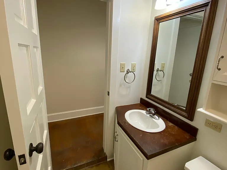 529 Saint Louis St — Photo 21