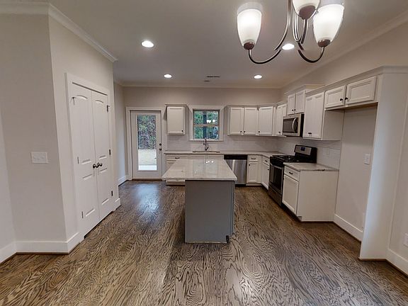 Previously built home based on this plan. Photos not of current home. Upgrades may be pictured.