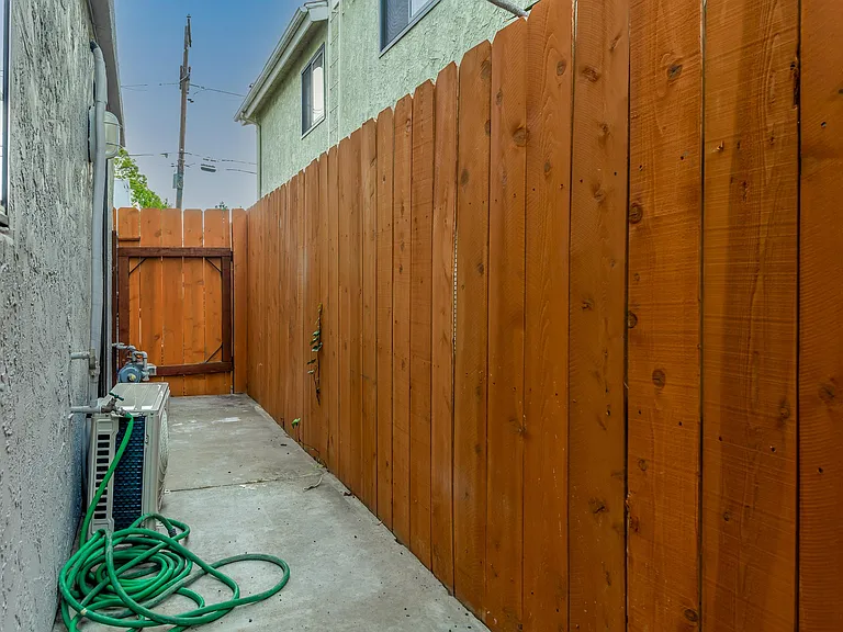 1463 Essex St #2-1 — Photo 5