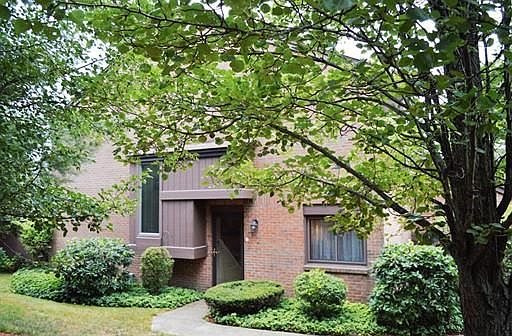 4th image of 6 Rosewood Dr