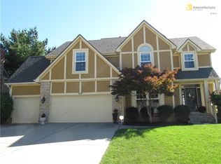 609 NE Silverleaf Pl, Lees Summit, MO 64064