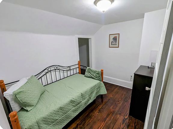 3rd image of 1238 Buena Vista Blvd SE