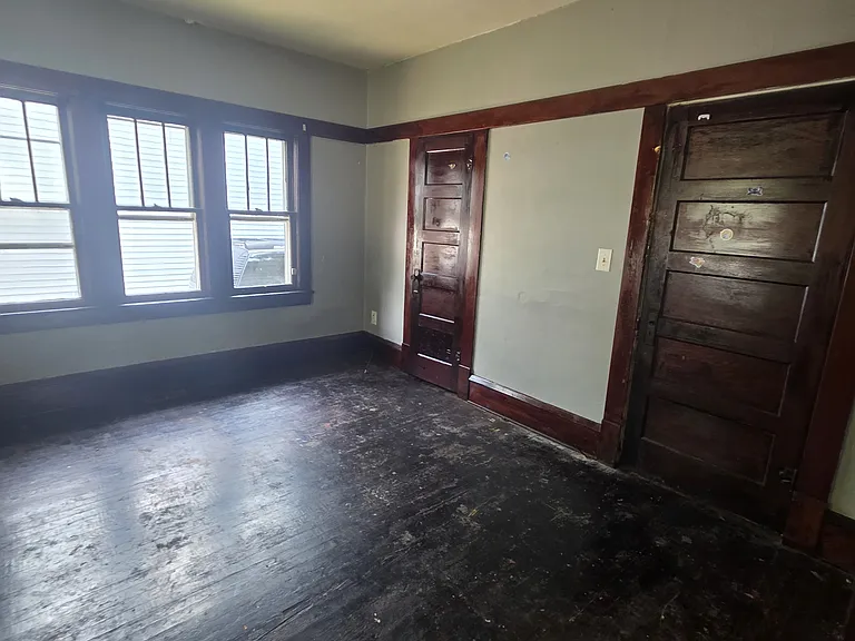 1303 E Hickory St — Photo 60