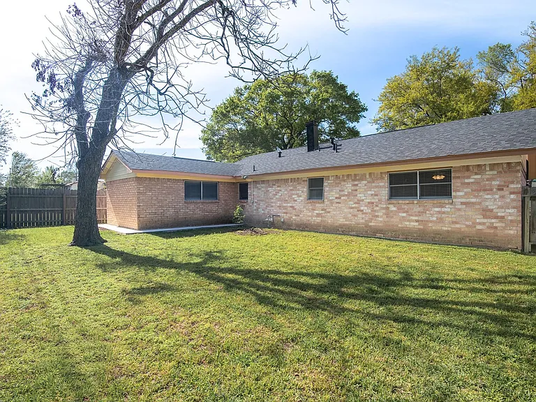 2510 Marble Falls Dr — Photo 23