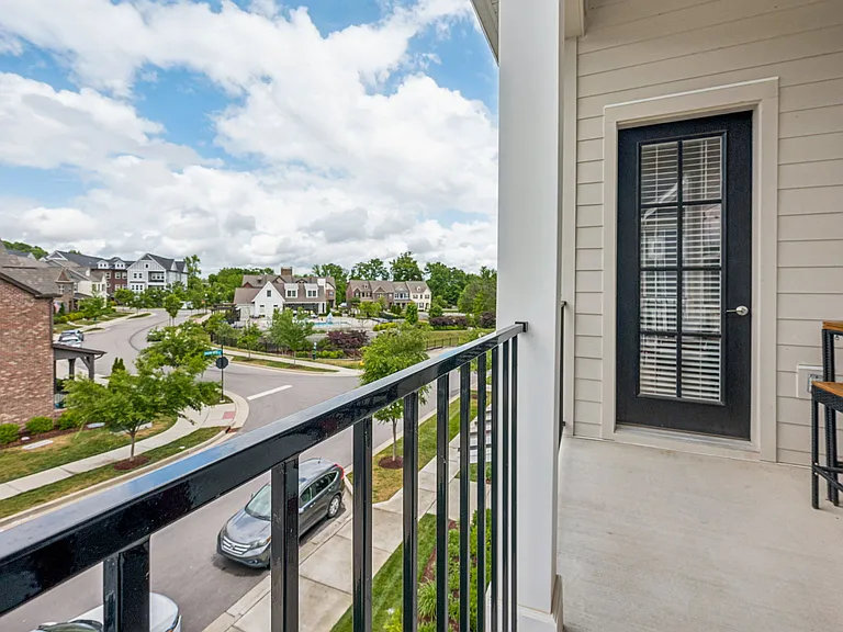 1801 Shadow Green Dr #304 — Photo 29