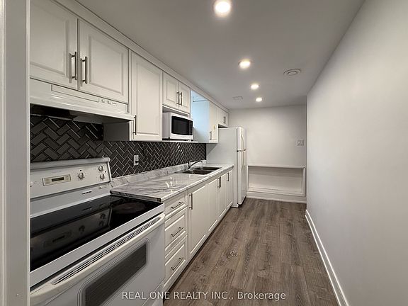 3rd image of 3421 Ellengale Dr W