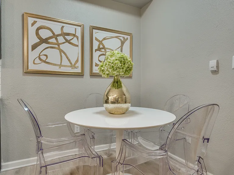 The Loren Apartments — Photo 20
