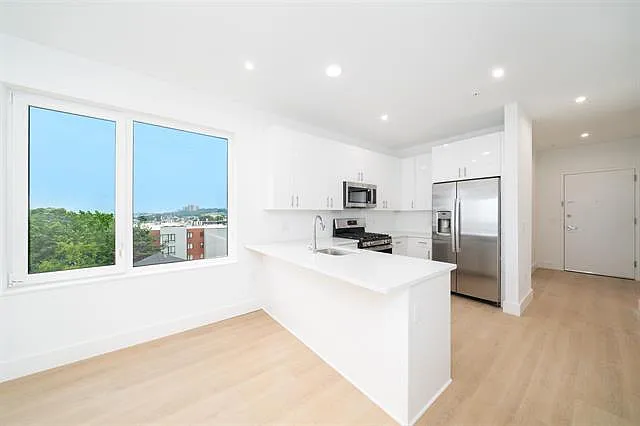 3321 Liberty Ave #501 — Photo 15