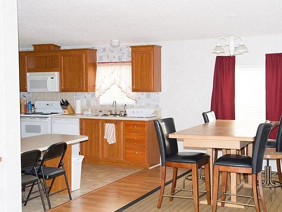 5th image of 12831 Hawk Hill Dr