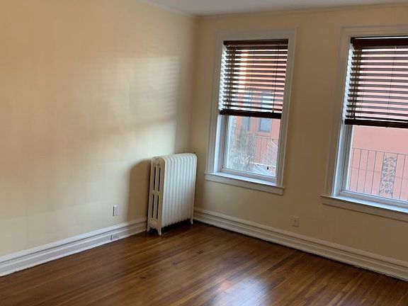 3rd image of 2307 Astoria Blvd APT 2R