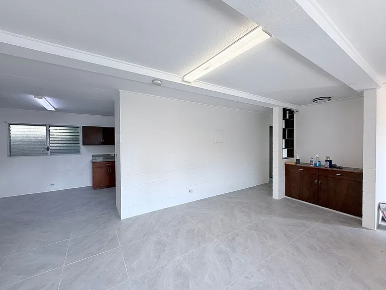 2210 N School St — Photo 12