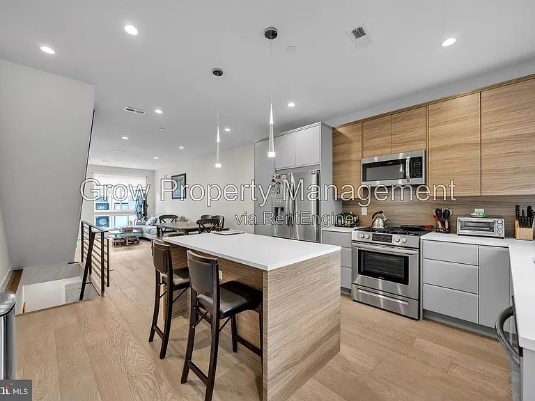1752 N Bailey St — Photo 6