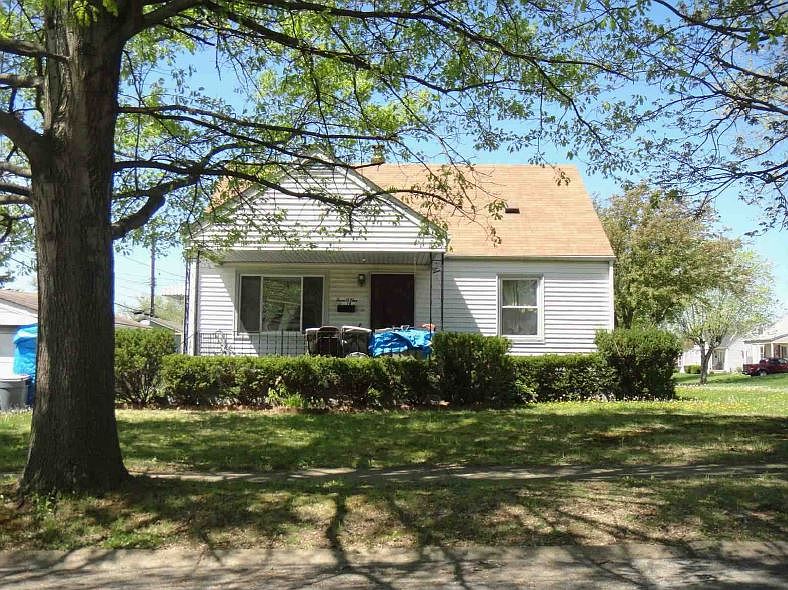 1st image of 301 Hastings Ave