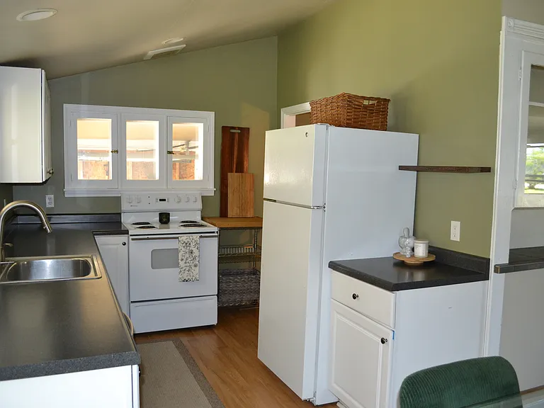 870 Pine Grove Ave — Photo 15