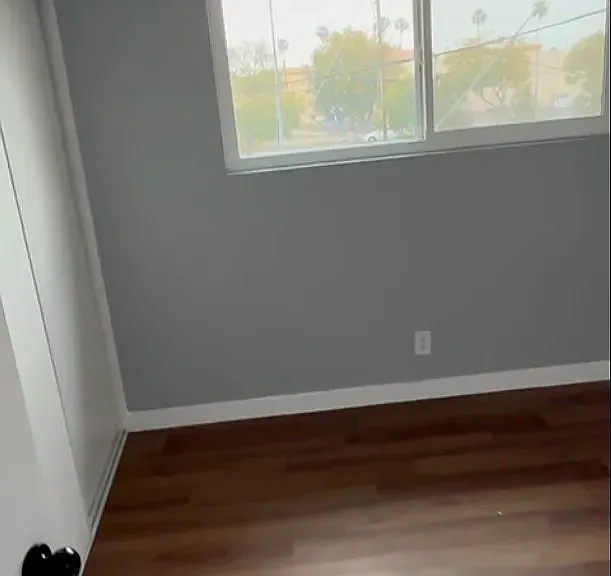 2 bed, 950 sqft, $2,100 — Photo 2