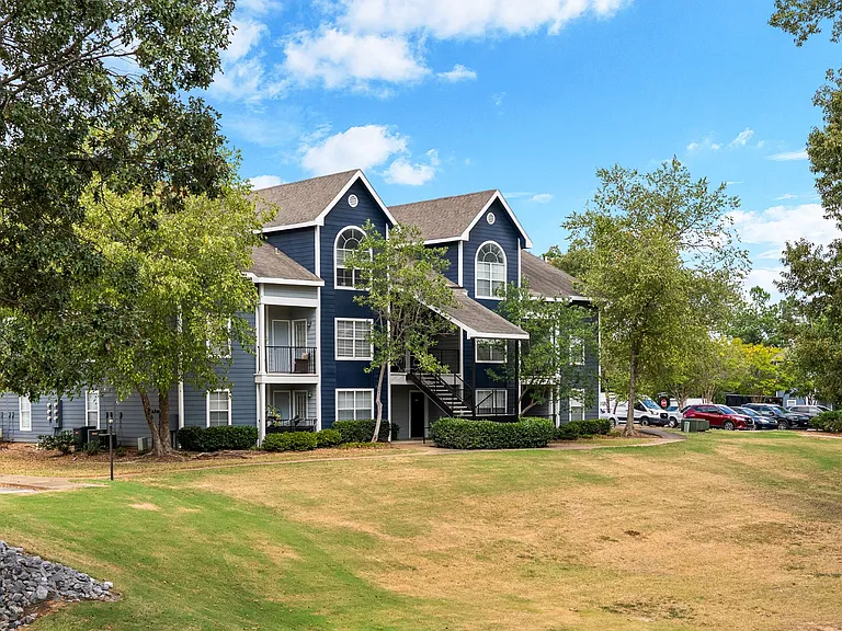 Oak Hollow Apartments — Photo 24