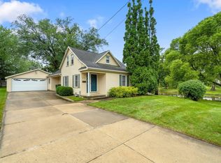 201 4th St SE, Independence, IA 50644