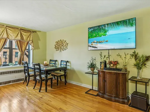 88-10 34th Avenue image 5 of 16