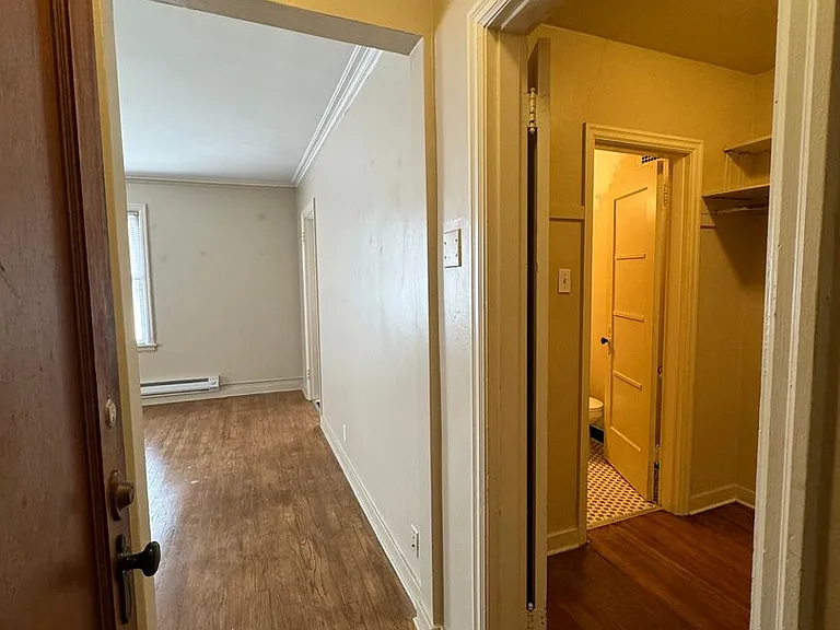 Spacious Units in a Vintage Brick Building- Walk to Seattle Center, Shops,and Restaurants! — Photo 14