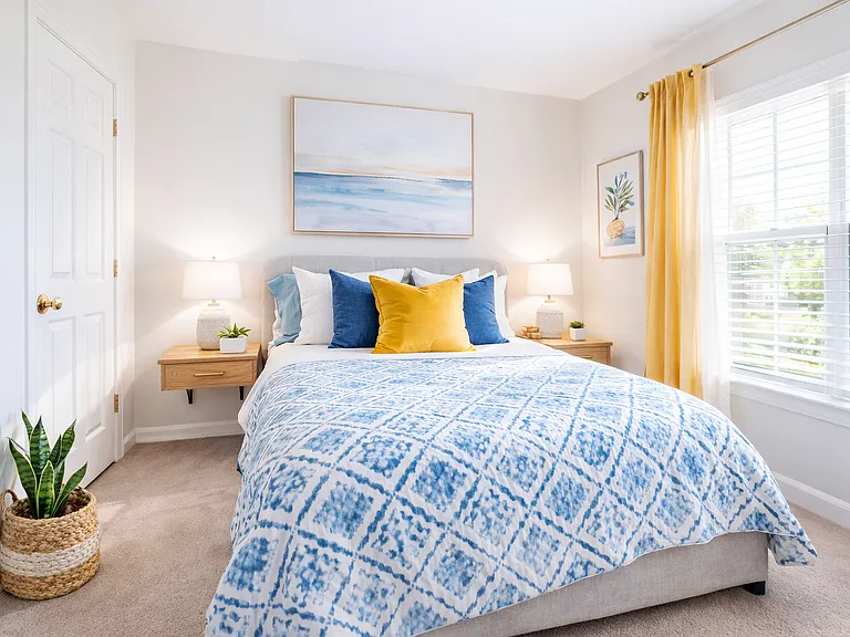 full bed with shared bathroom