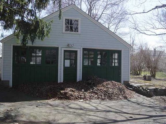 3rd image of 51 Hutchinson Ave