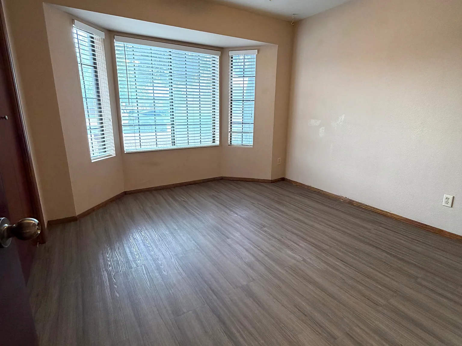 3 bed, 1785 sqft, $2,195 — Photo 4