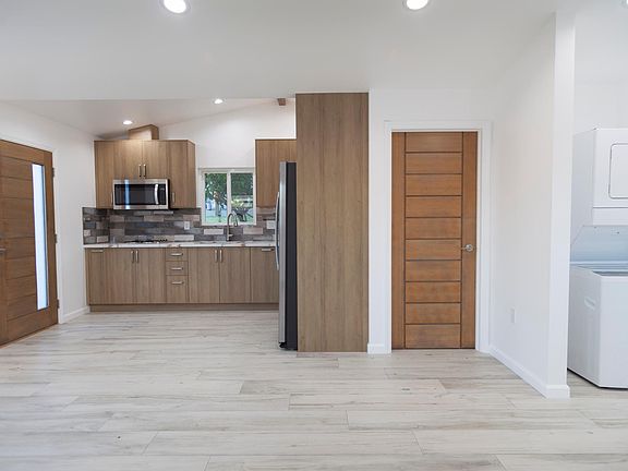 4th image of 1211 N Avenue 49