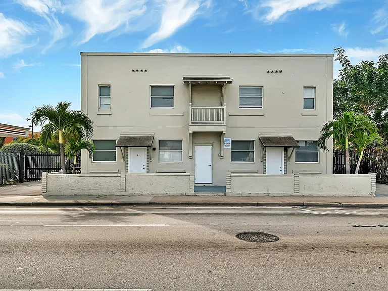 50 NW 79th St — Photo 31