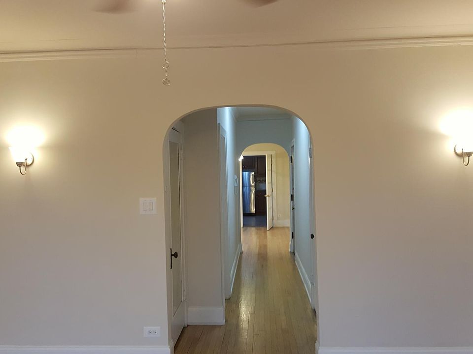 1st image of 4845 N Rockwell St #2